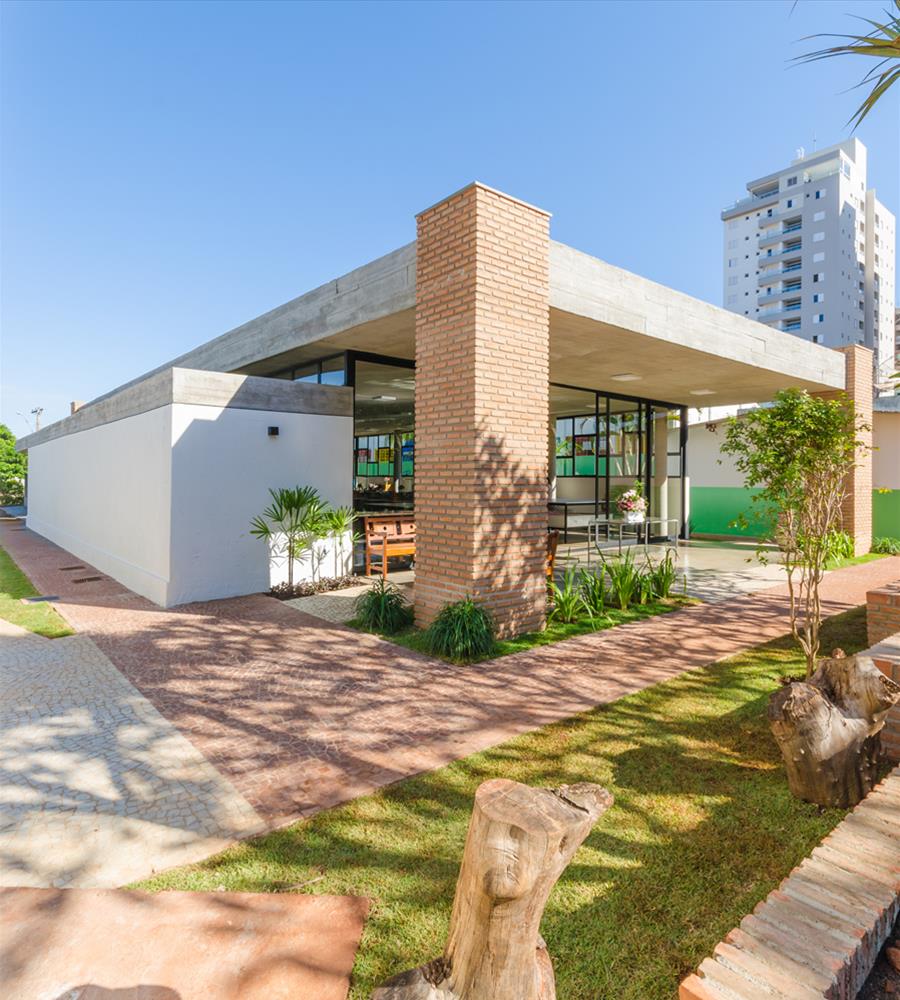 Clube de Mães · 简约现代的环保艺术建筑-5