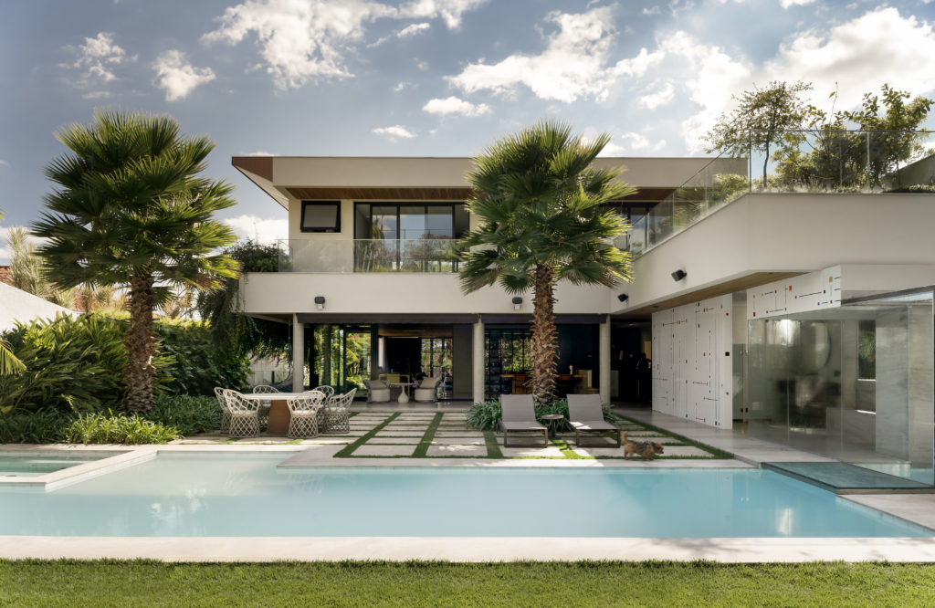 A uma quadra da Lagoa da Pampulha (BH), esta casa com 793m2 de área construída foi projetada do zero - Conexão Decór-10