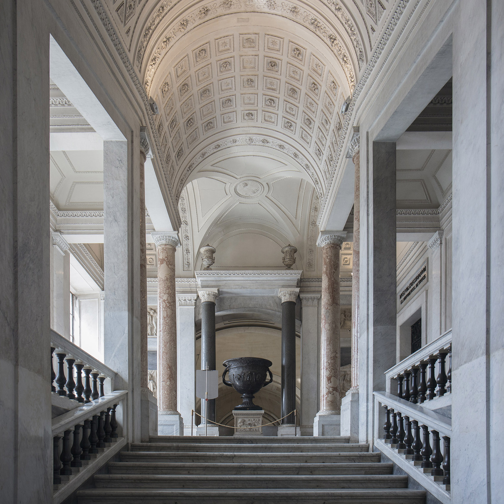 建筑对称之美 · 杨天周的摄影探索-69