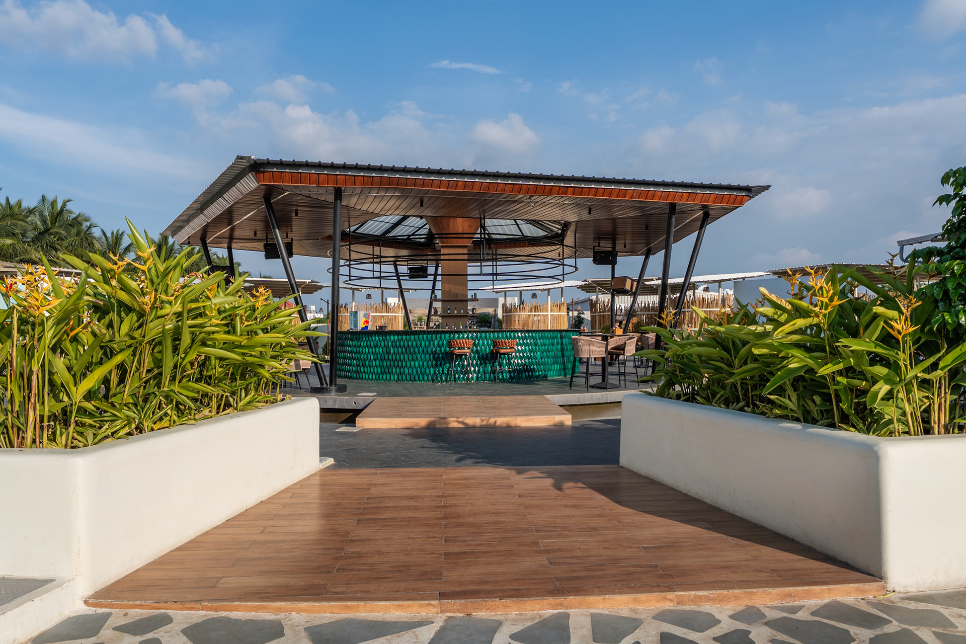 露台餐厅丨KARTHIK ARCHITECTS-25