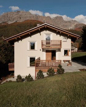 库马约尔小镇小木屋改造丨意大利丨Maison Osaïn