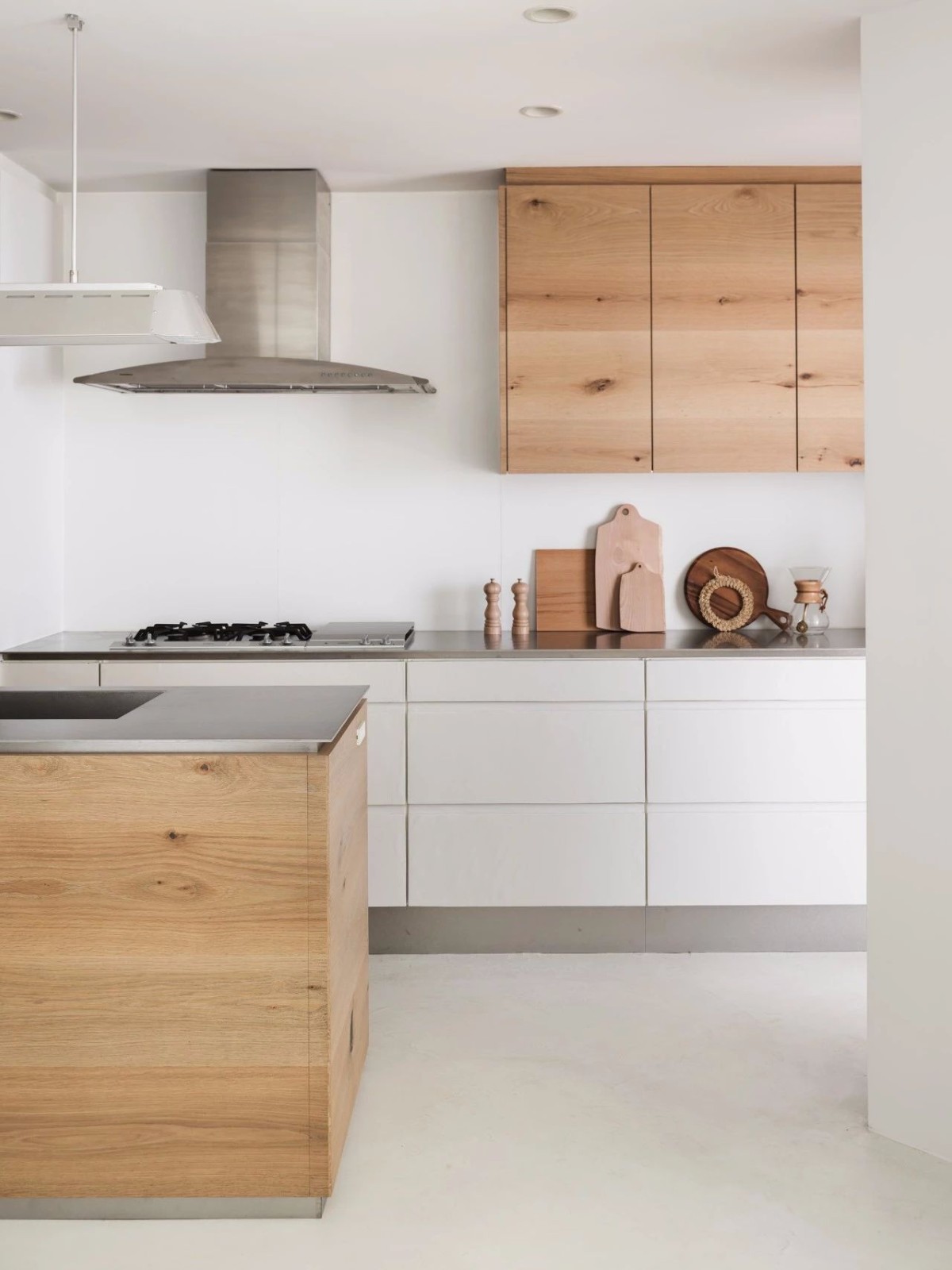 SNARK | 极简却不失趣味的纯白空间-14