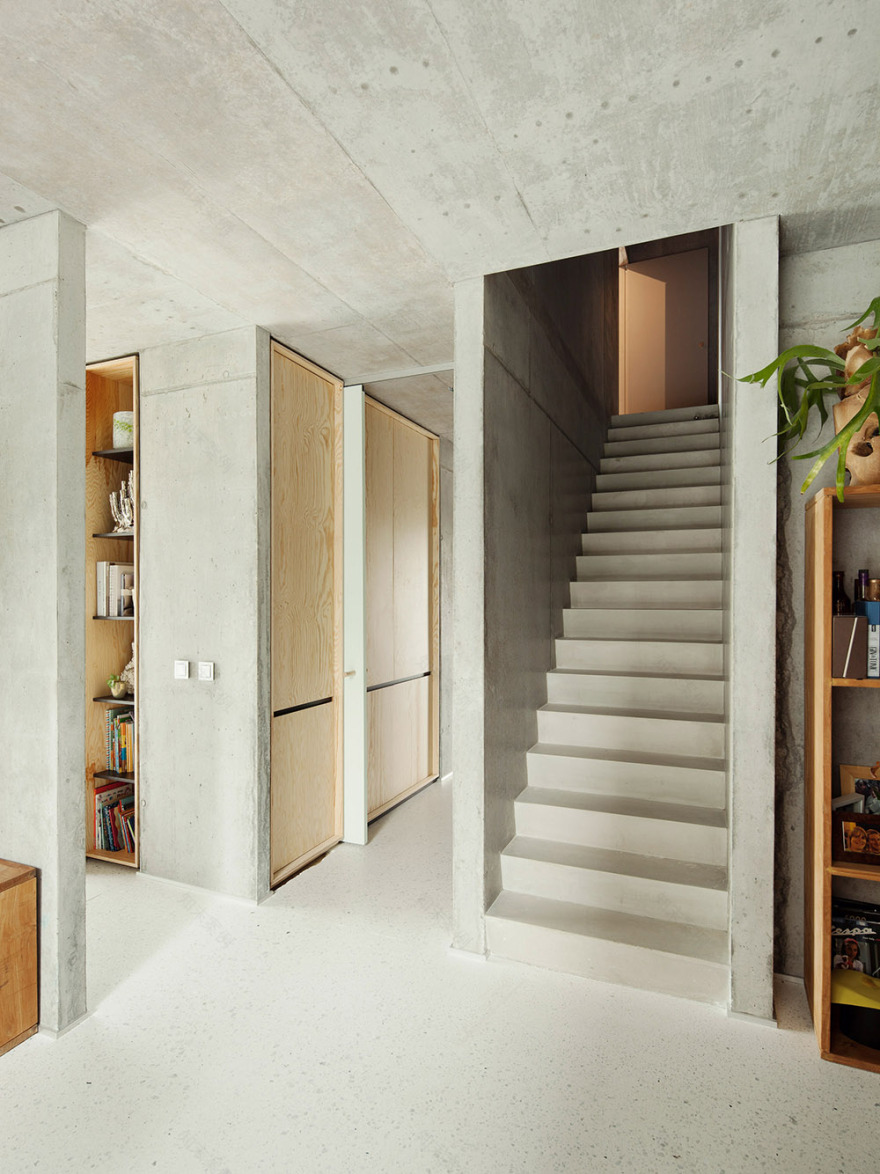 布鲁塞尔混凝土独栋住宅 融入环境的整体设计-52