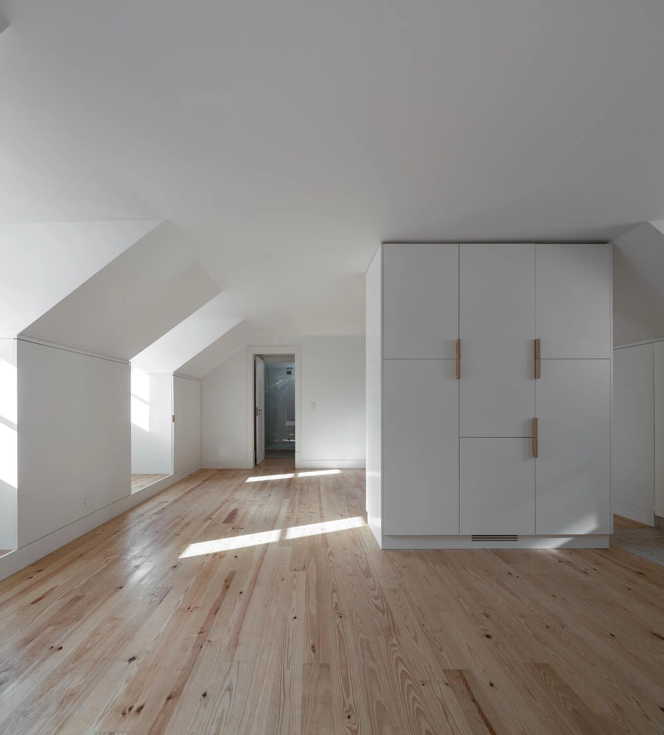 窗户的丨葡萄牙里斯本丨ATELIER CENTRAL Arquitectos-27