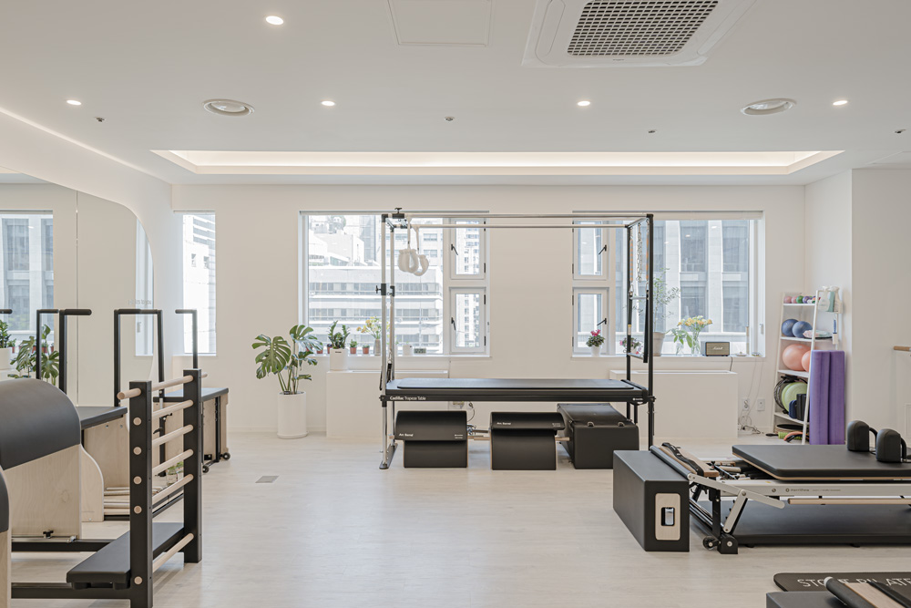 白色简约 | 20 平米的塑料学院内饰设计-7