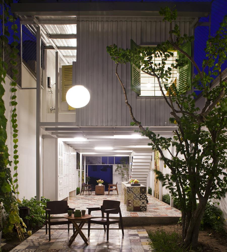 越南钢制住宅 | 绿色环保与极简主义的完美结合-4