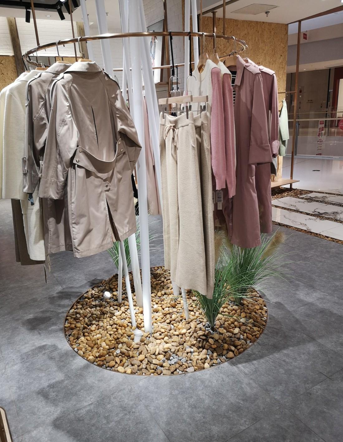 
IZOLA-沪虹桥天街-女装 -22