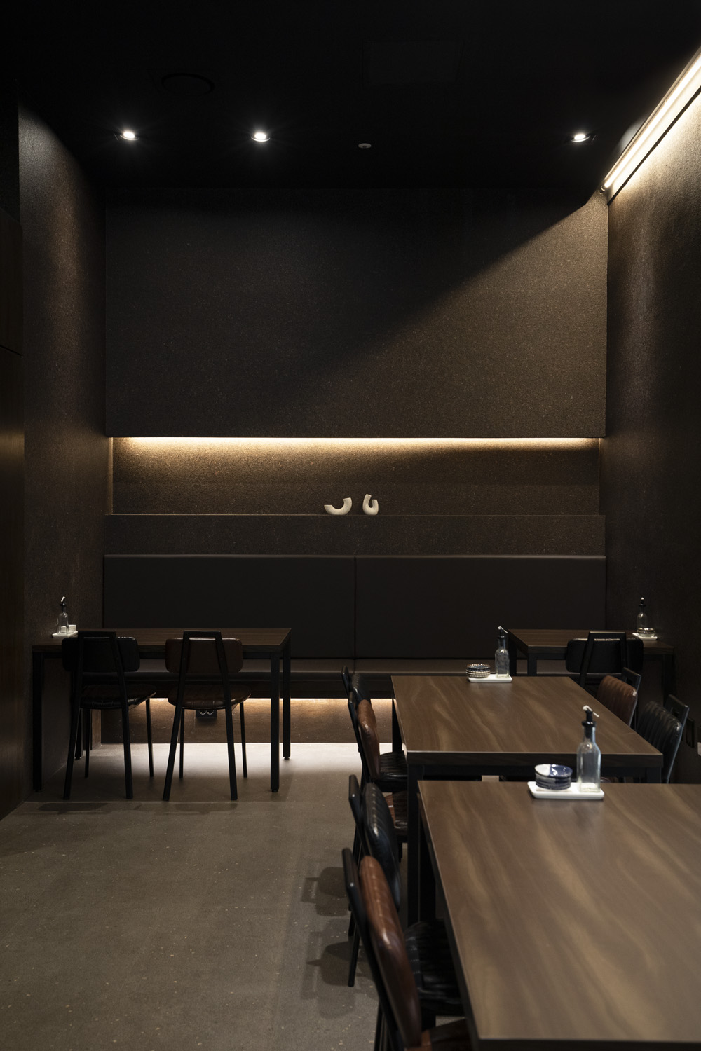 现代高级日式餐厅设计实例-13