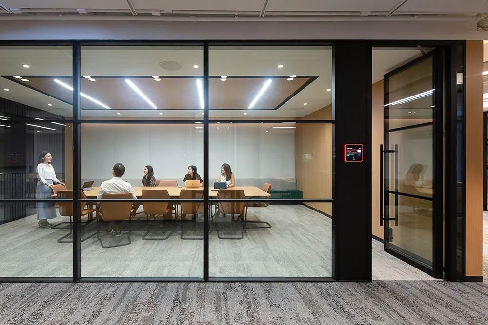 中国香港渣打银行观塘办公翻新丨Gensler-15