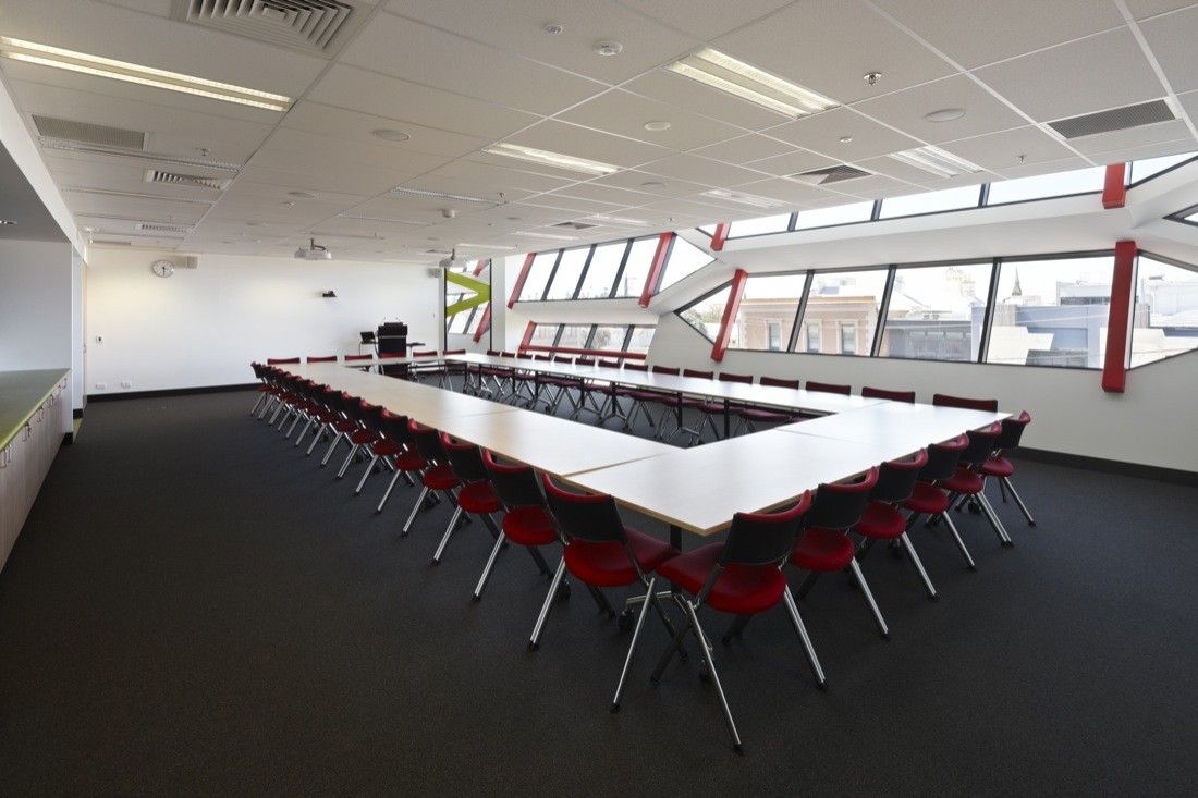 澳大利亚 Warrnambool 教育中心 | 室内设计与街道的和谐交融-35