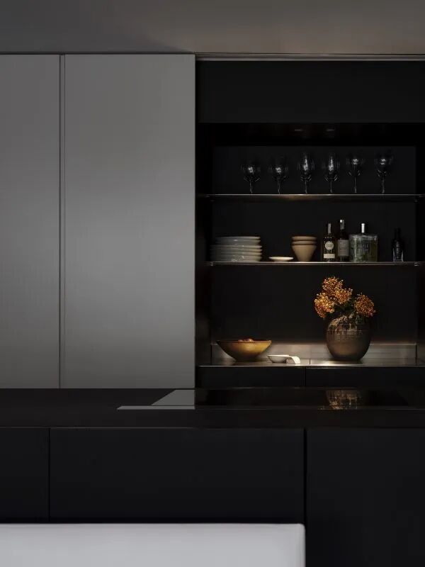 光影与匠心交织：菲利普·马西森的都市静谧栖居-12