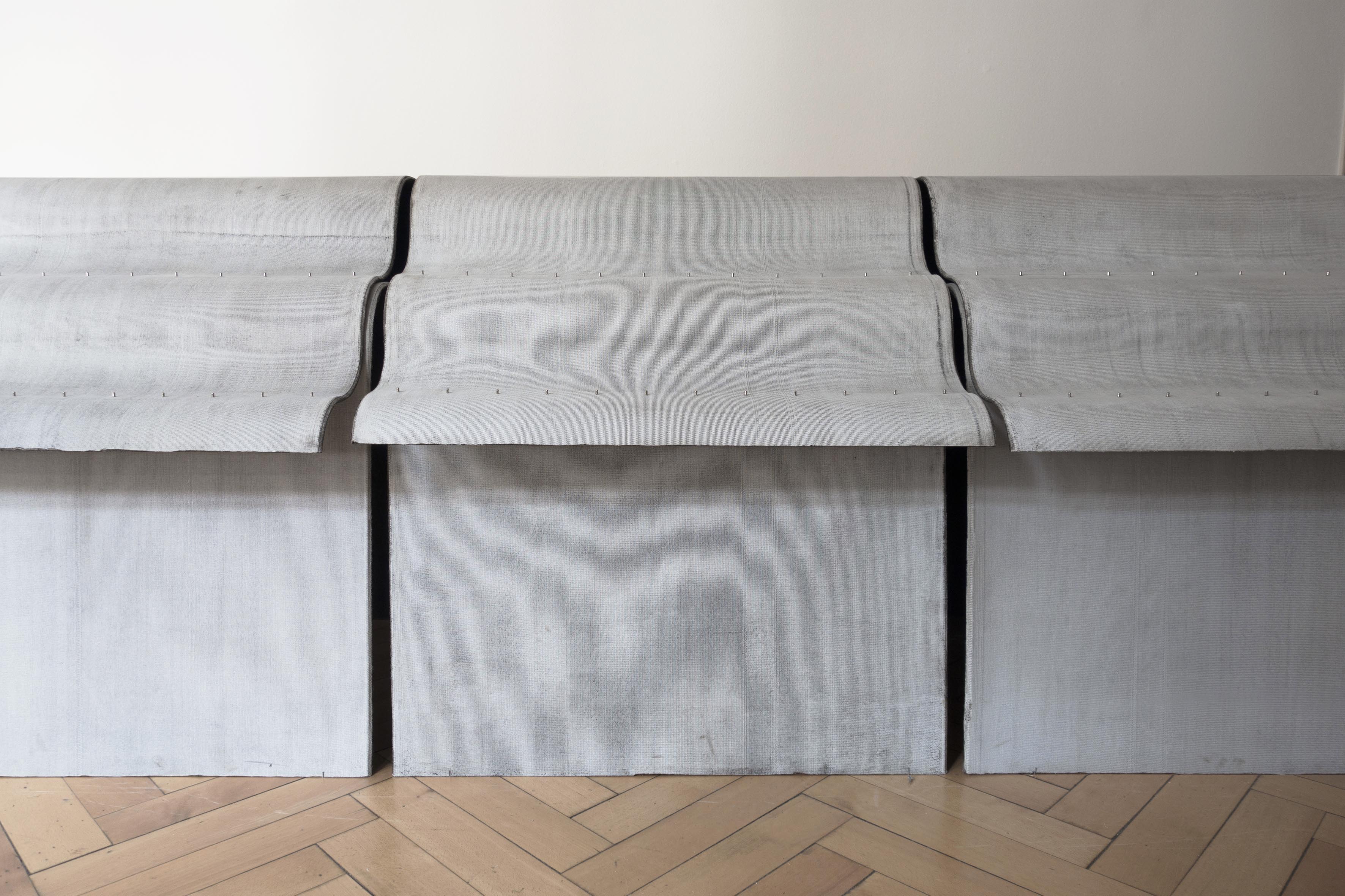 僵硬的;生硬的;呆板的;艰难的;费劲的;僵硬;生硬-22