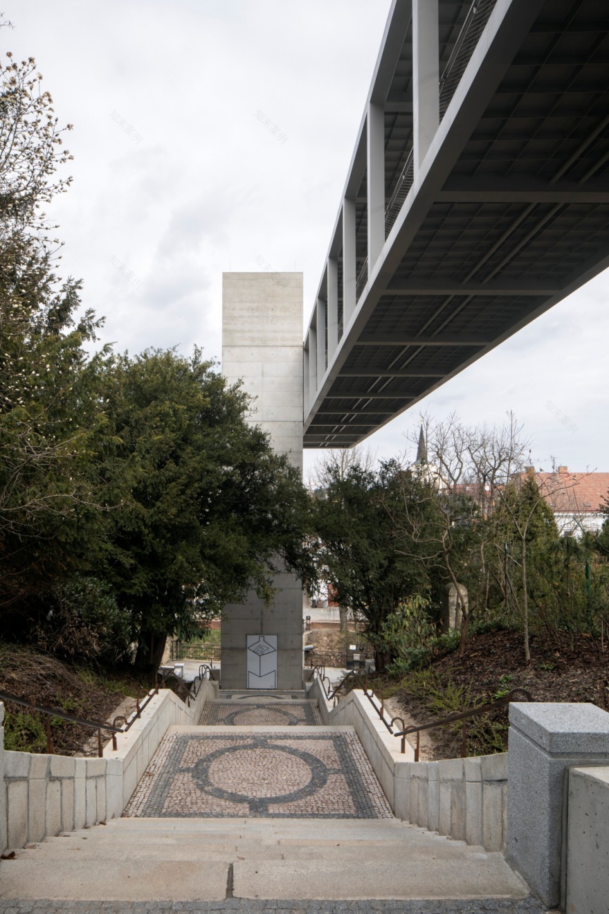 捷克Litomyšl现代主义人行天桥丨EHL & KOUMAR ARCHITEKTI(Lukáš Ehl等)-16