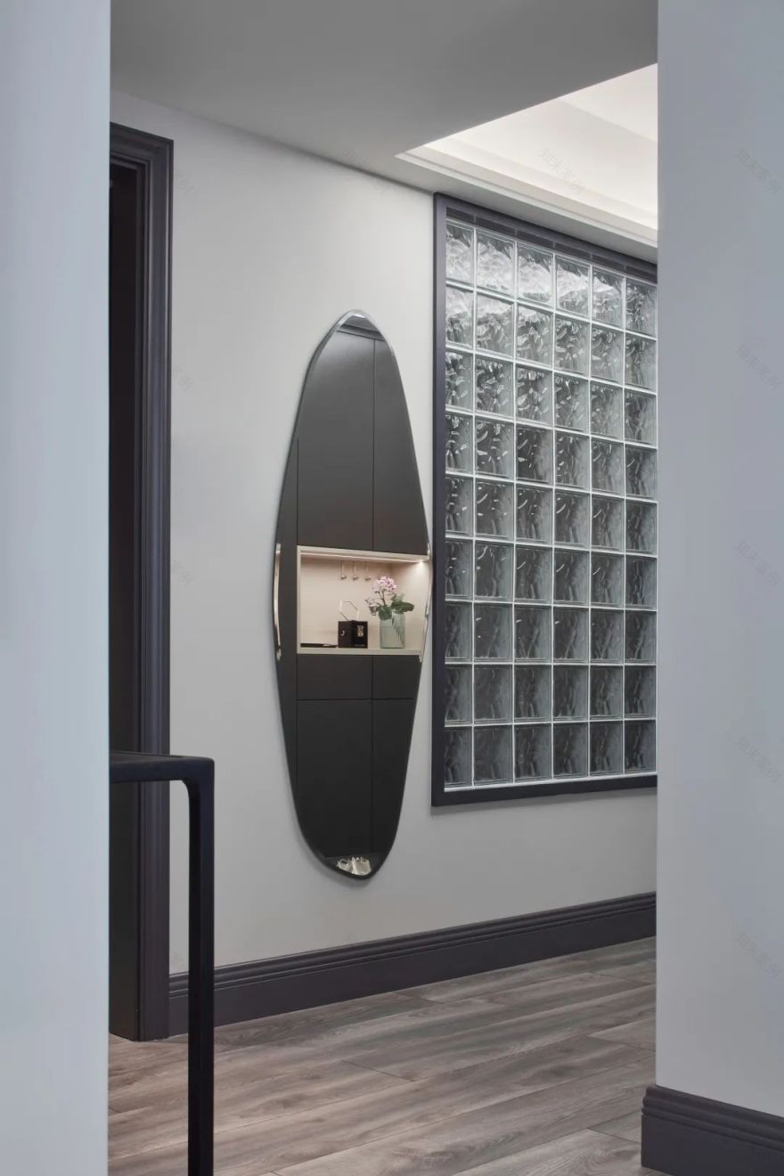 隐于市,知风情,黑色极简的克制之美-17