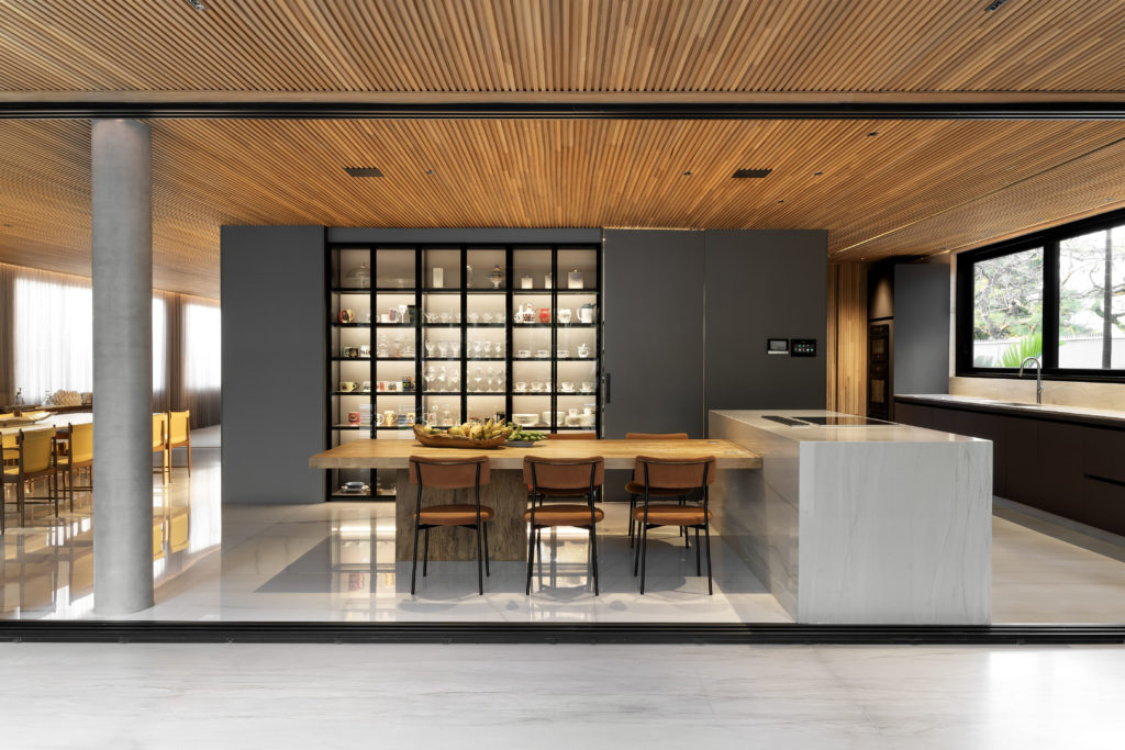 A uma quadra da Lagoa da Pampulha (BH), esta casa com 793m2 de área construída foi projetada do zero - Conexão Decór-19