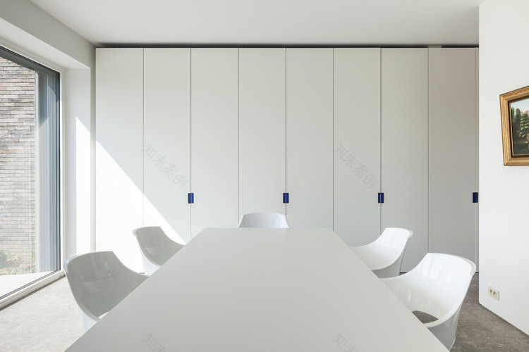 比利时 Halle 绿色环保家居,巧妙利用日光与自然景观-23