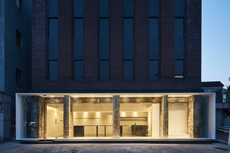 伦敦“泰特现代”风格的再生建筑 | 服装 B 公司办公室设计-11