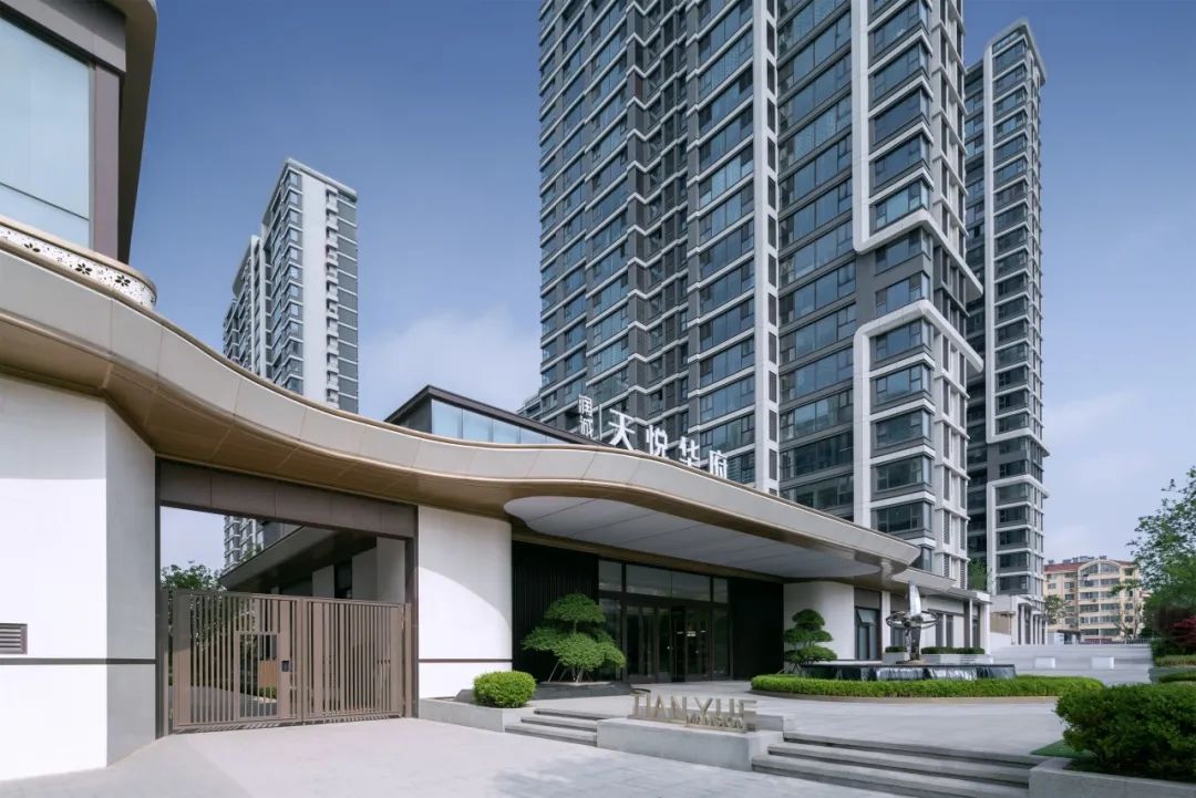 青岛润诚天悦华府大区丨中国青岛丨东易奇思-11