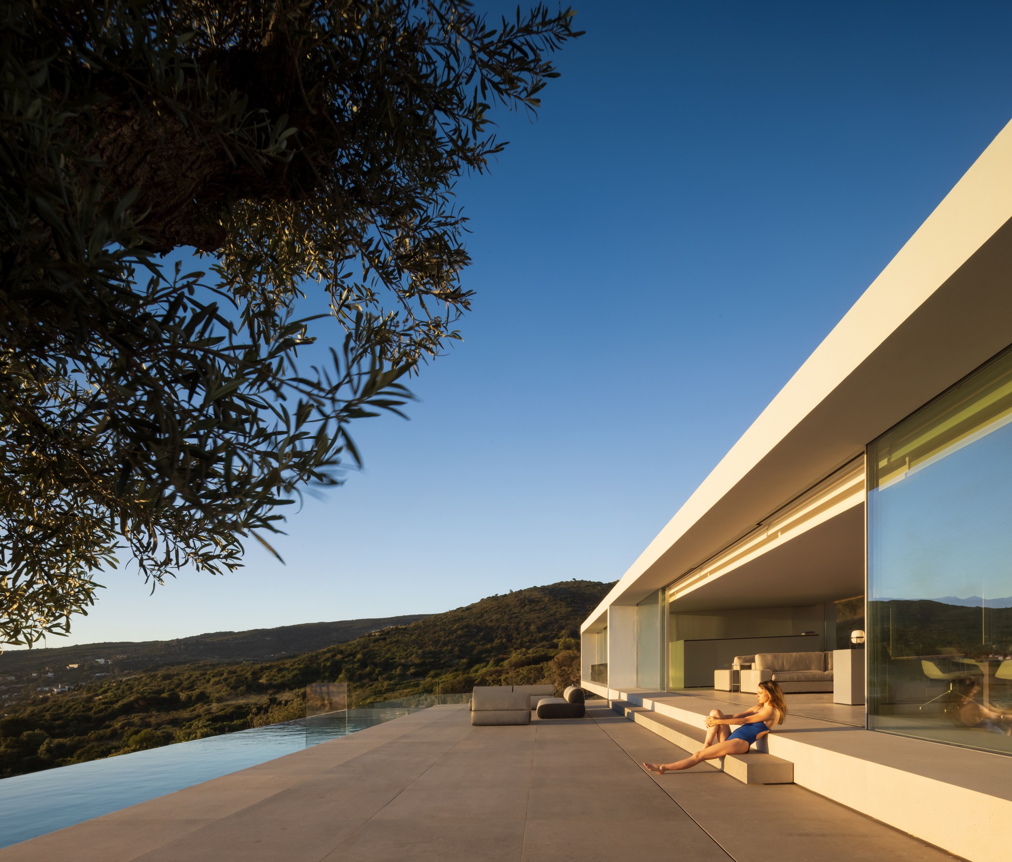 空中房屋丨西班牙丨Fran Silvestre Arquitectos-0