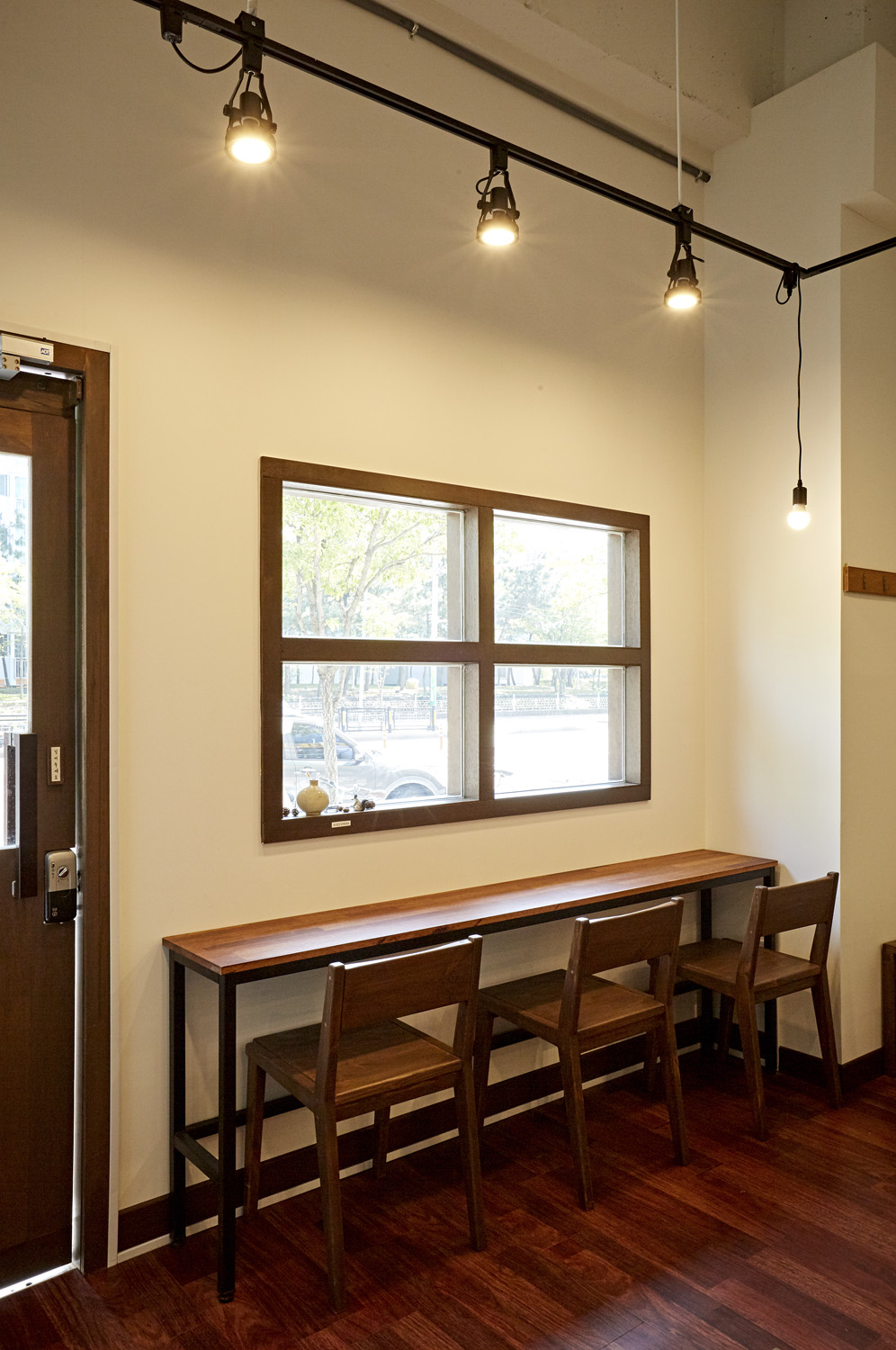 小空间大作为——14 坪咖啡厅的温馨设计-12