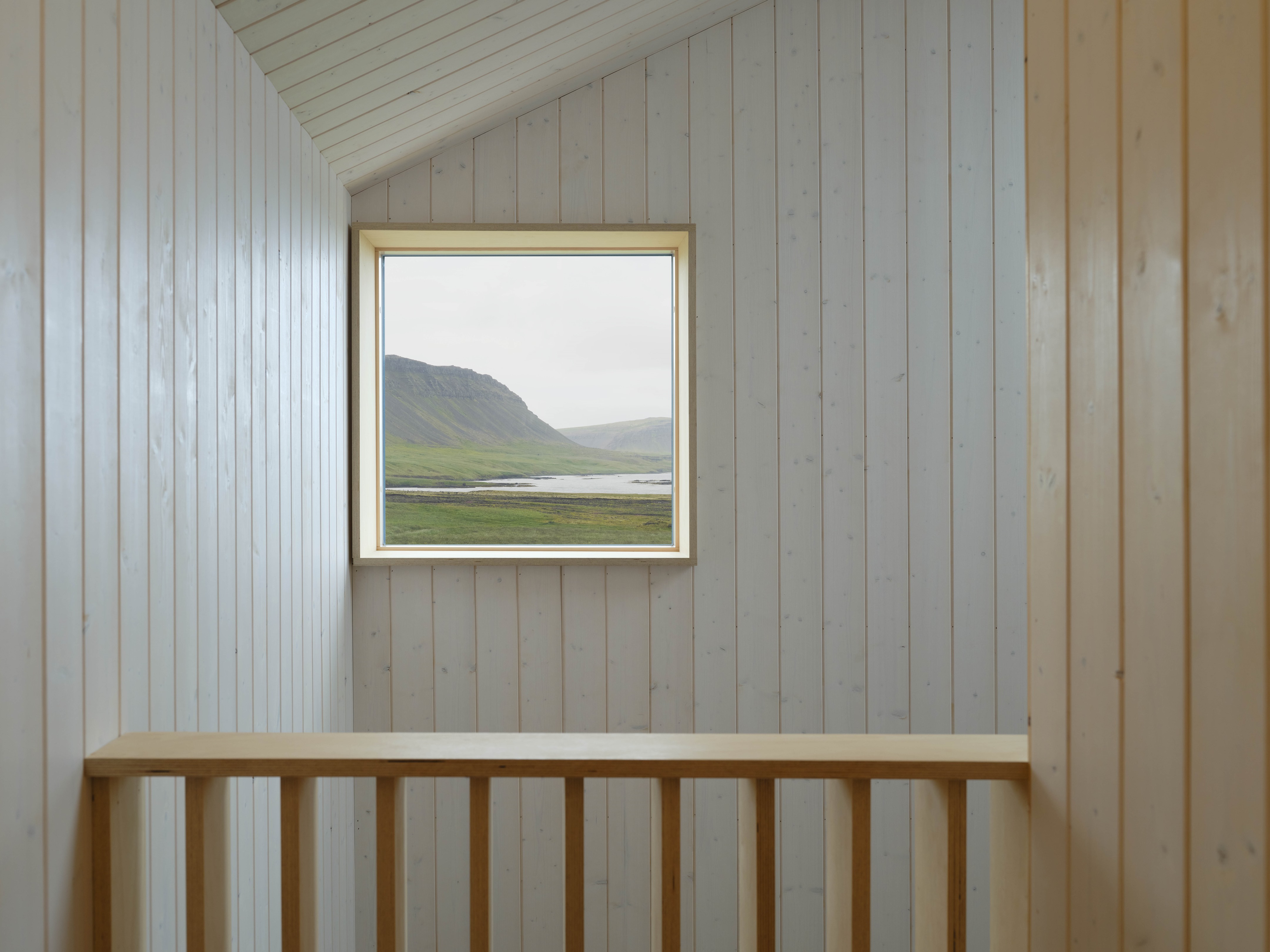 冰岛原生态艺术家工作室与度假屋改造-42