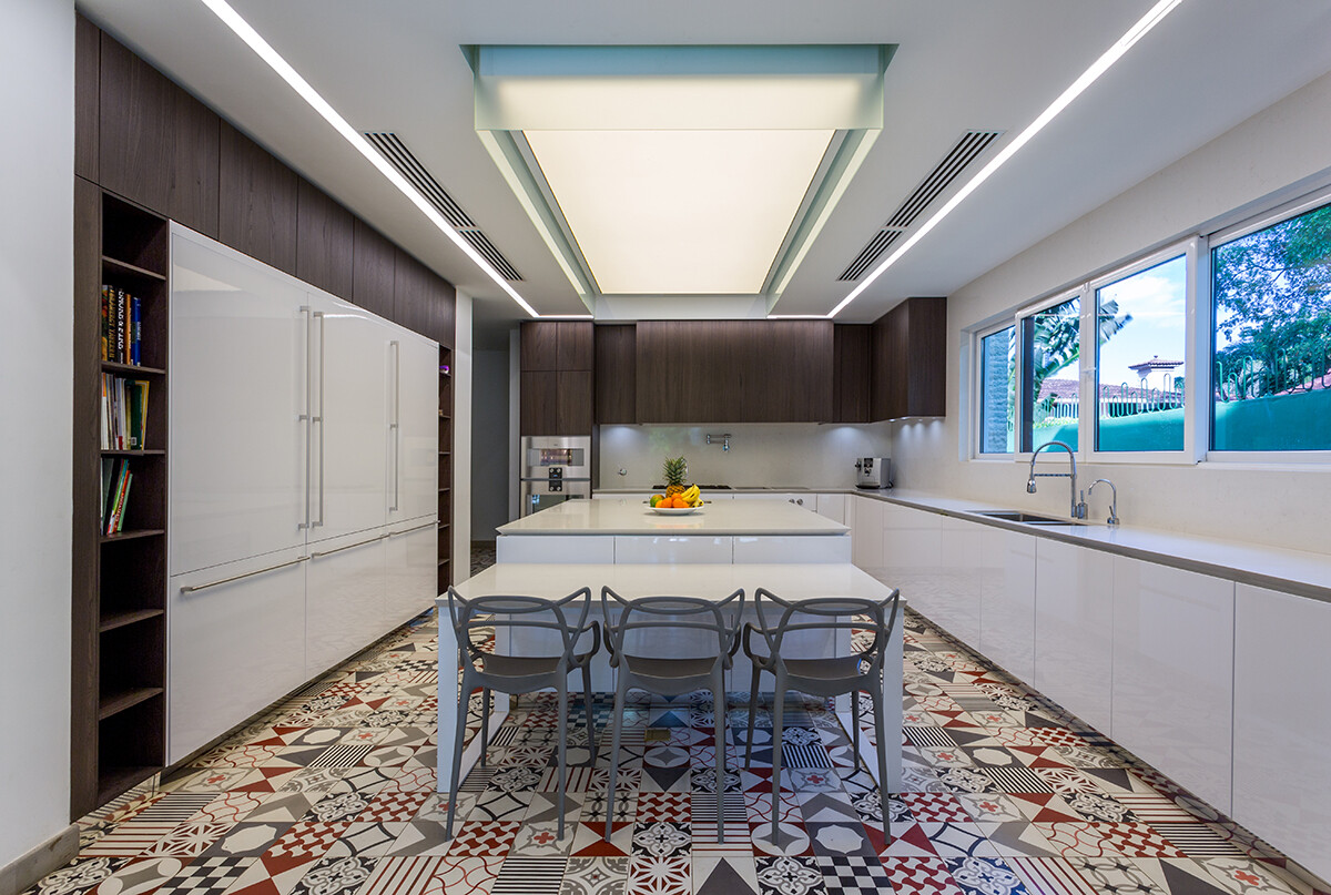 巴拿马 Altos del Golf 别墅 | 经典与现代的完美融合-8