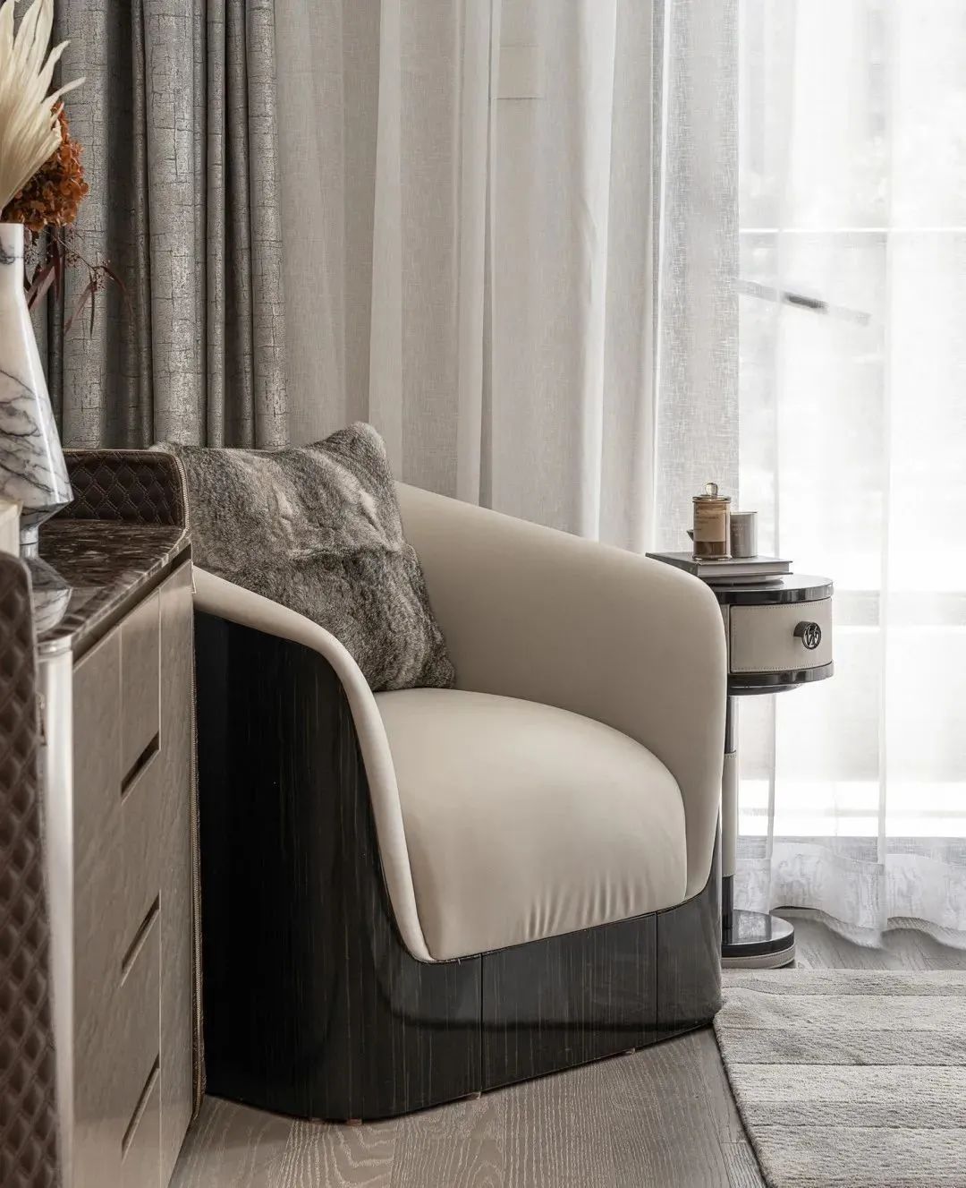 全球视野下的轻奢公寓设计丨中国上海丨HWCD 设计工作室-38