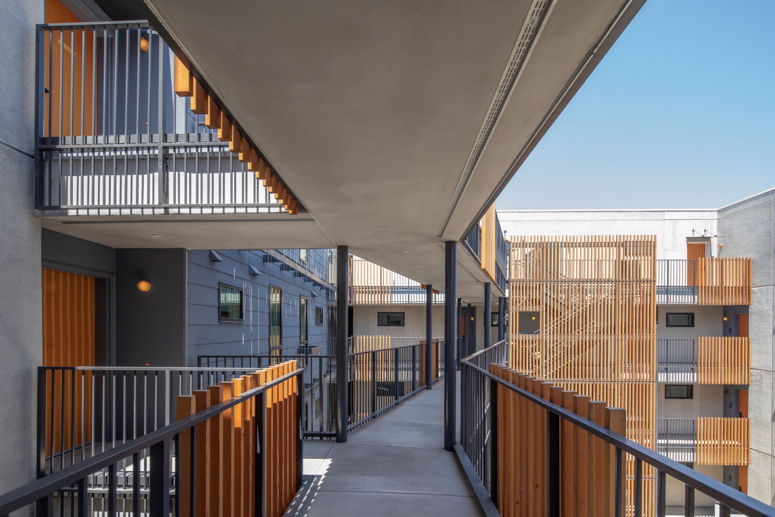 

		.wp-custom-logo .site-container .title-area {
			max-width: 90px;
		}
		
		.wp-custom-logo .title-area {
			padding-top: 11.176470588235px;
		}
		
-2