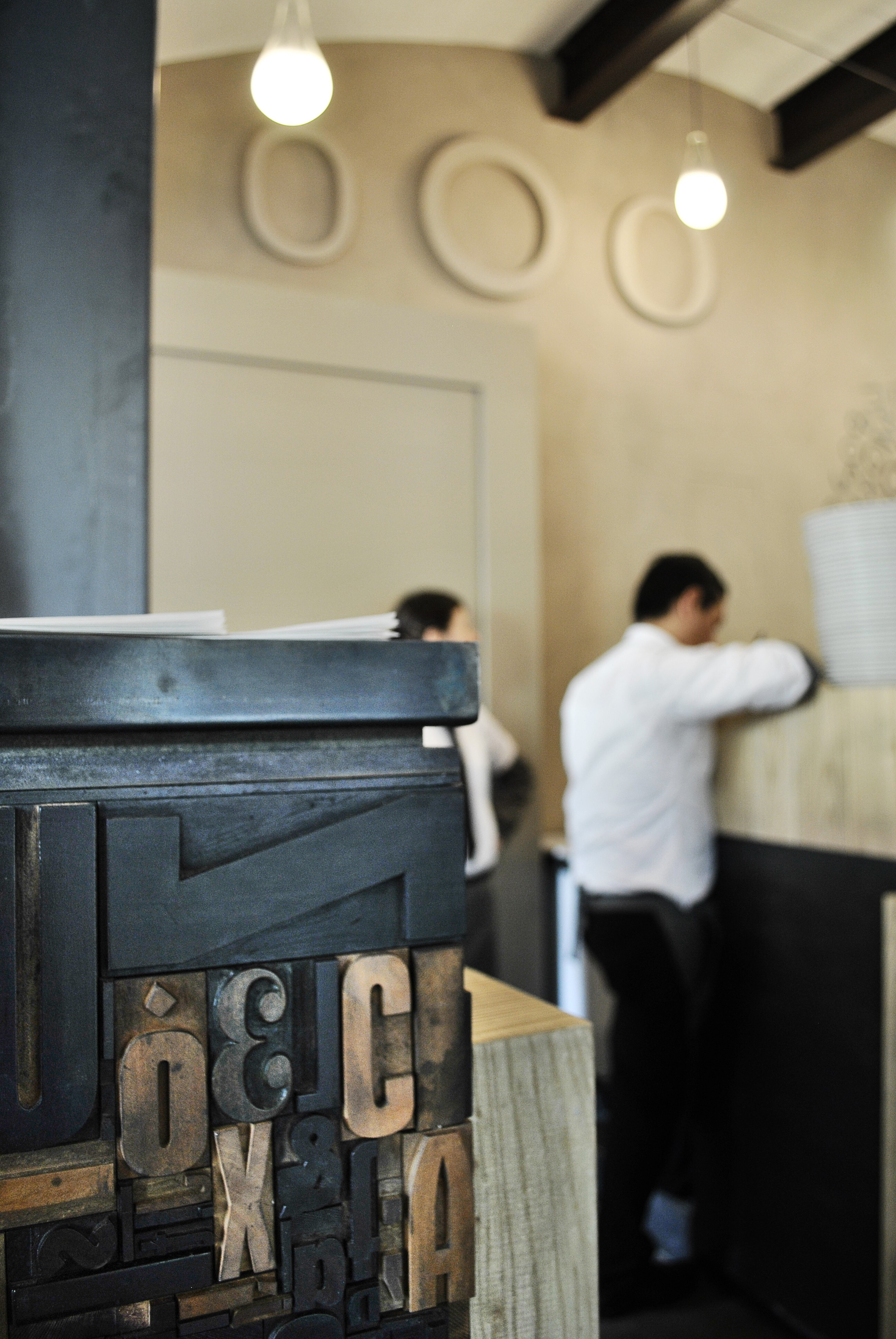 字里行间,手工精神的餐饮空间-16