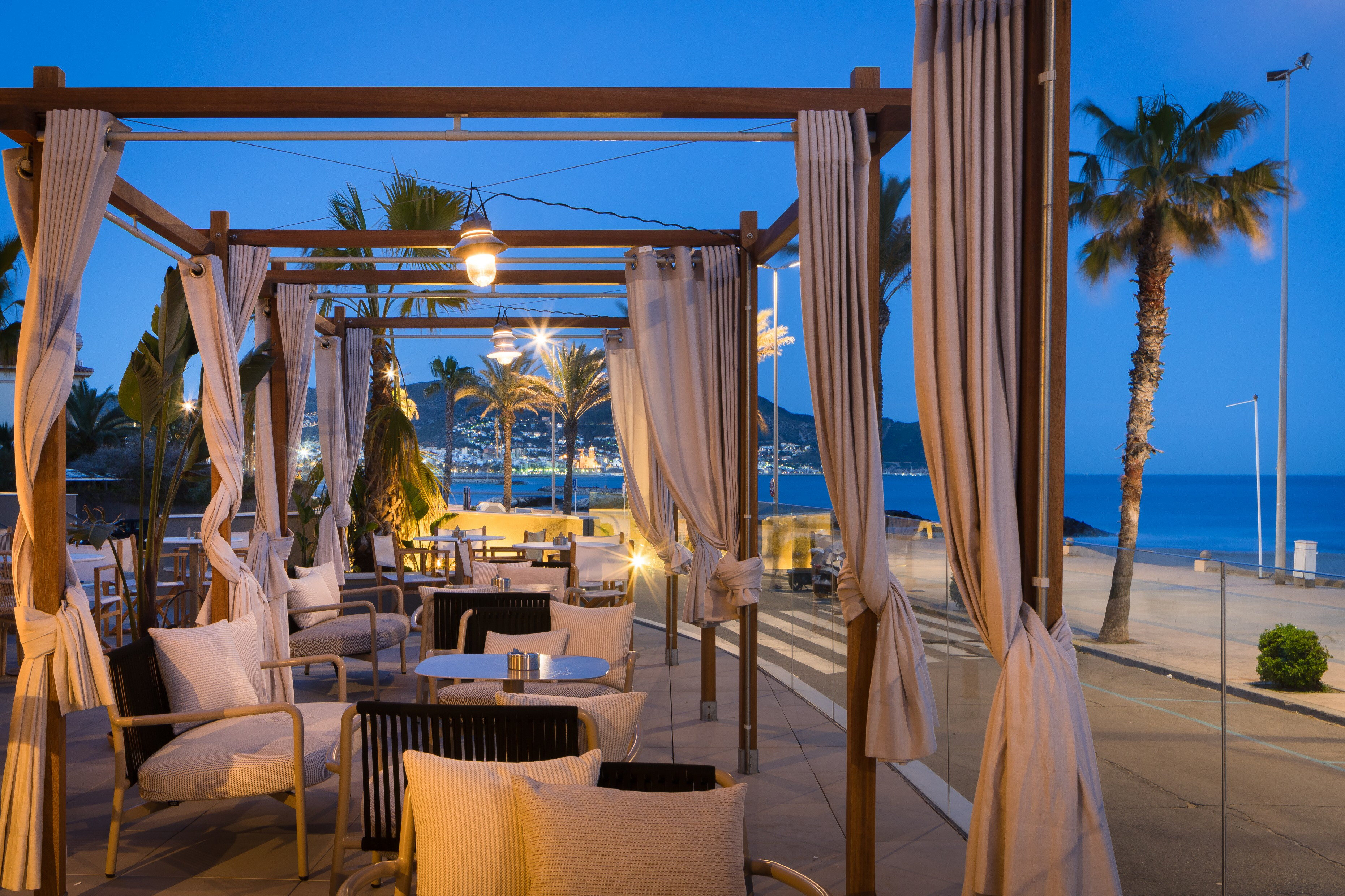 历史与当代交融的西班牙海滨酒店-23