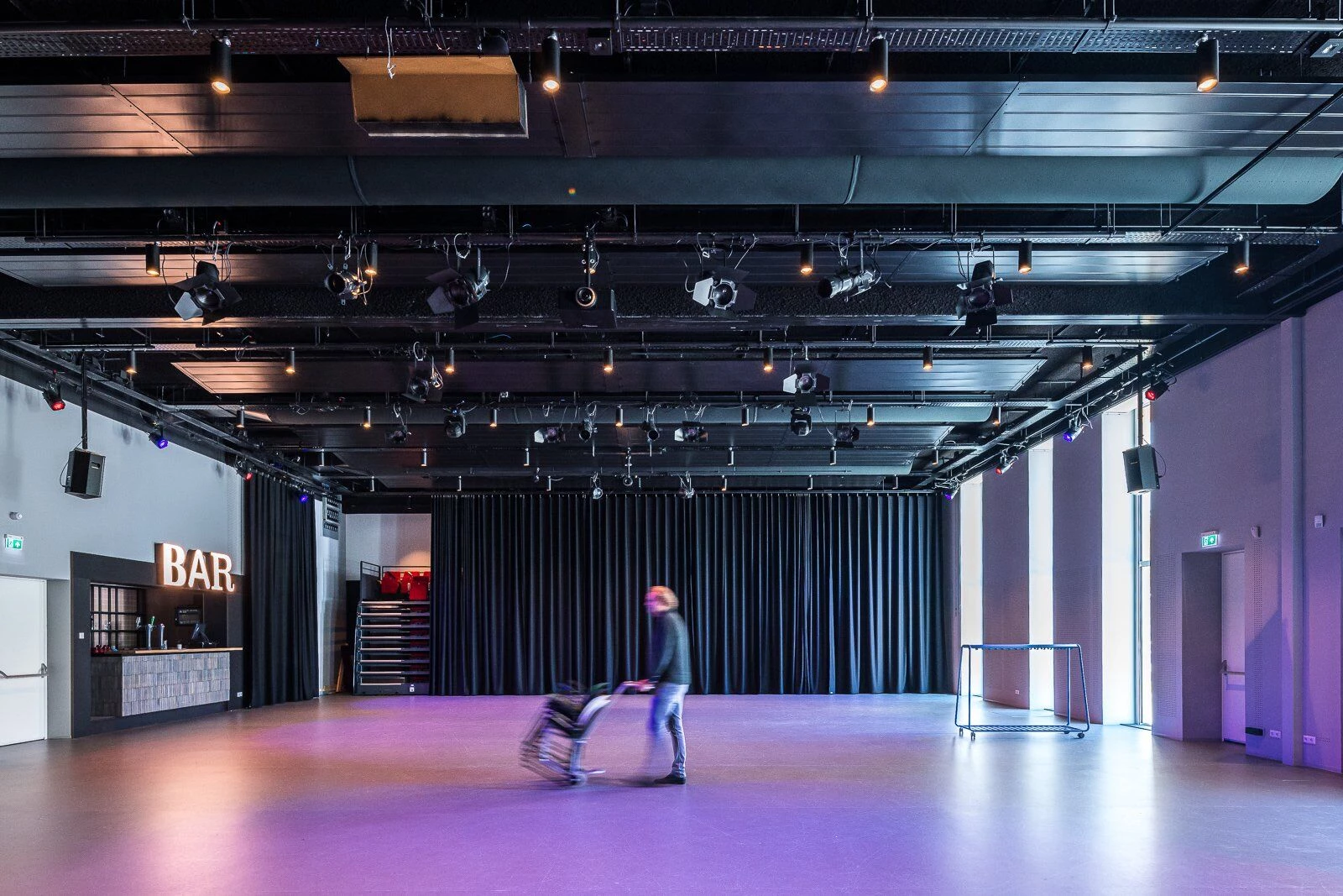 荷兰 Eemnes 中心的多功能“母亲之屋”-23