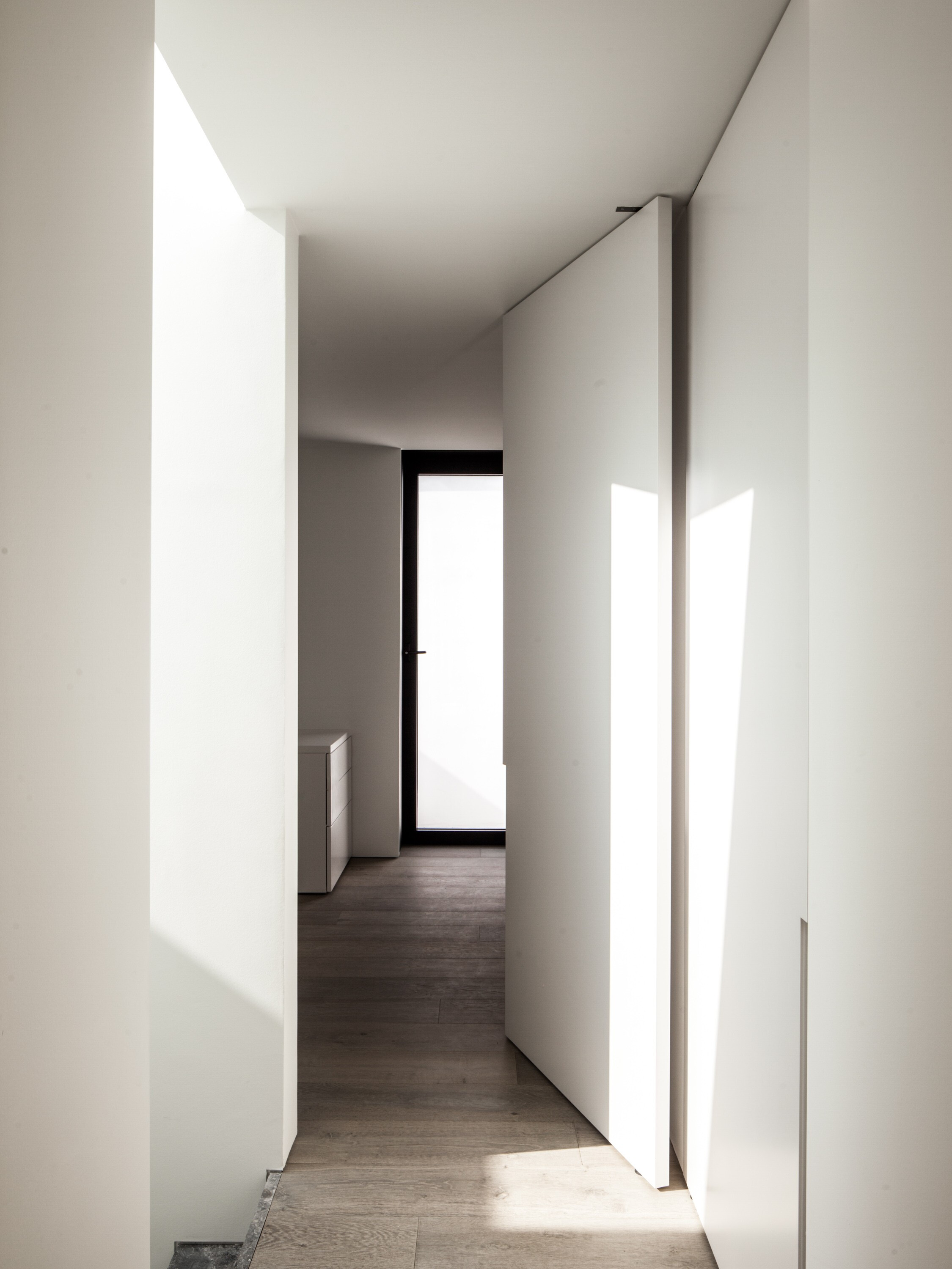 比利时 Aalst 山巅别墅——简约优雅的私人住宅设计-34