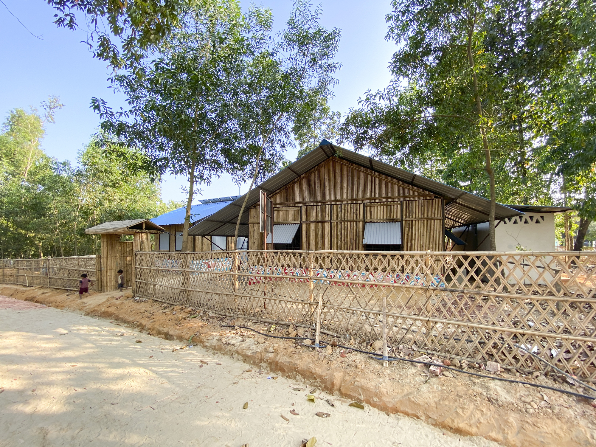 Integrated Community Center in Hindu-paraRohingya Refugee Camp / Rizvi Hassan-30