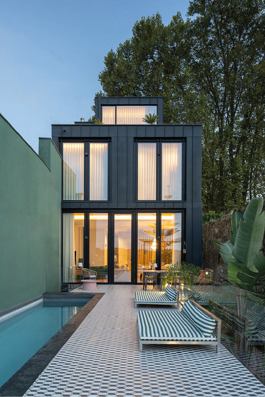 Casa Do Parque IV: Modern Comfort Inside a Revived Portuguese House-11