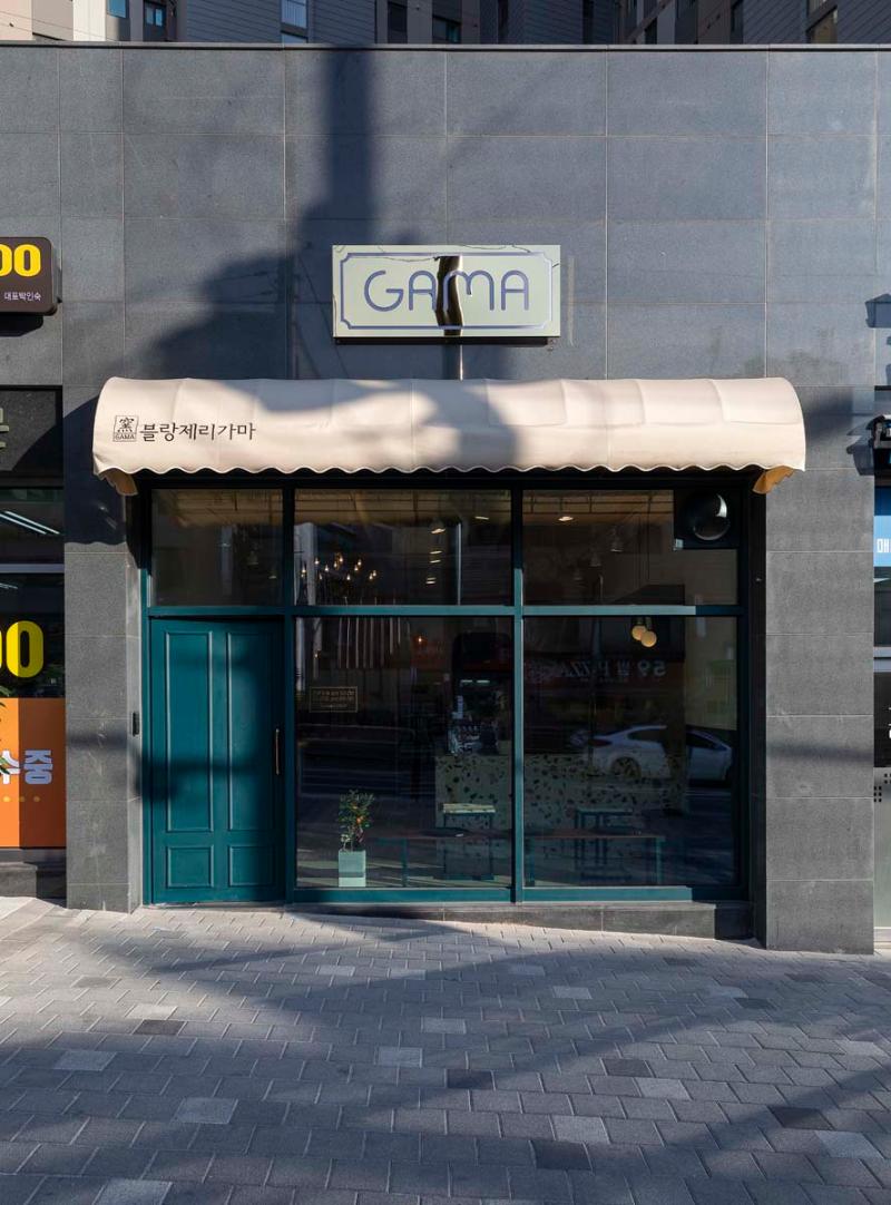 现代简约风 11 坪咖啡厅设计案例-14