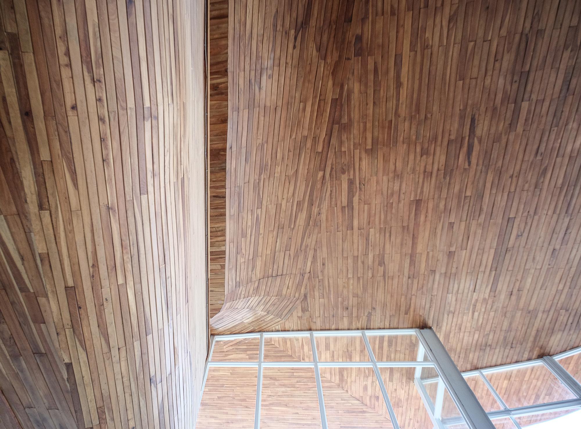 The Hay Equestrian Center and Eatery / Architectkidd-19