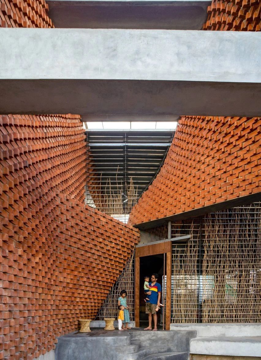 全球最具创意的十座红砖建筑丨孟加拉国丨PMA Madhushala,Sthapotik,CTA 等-94