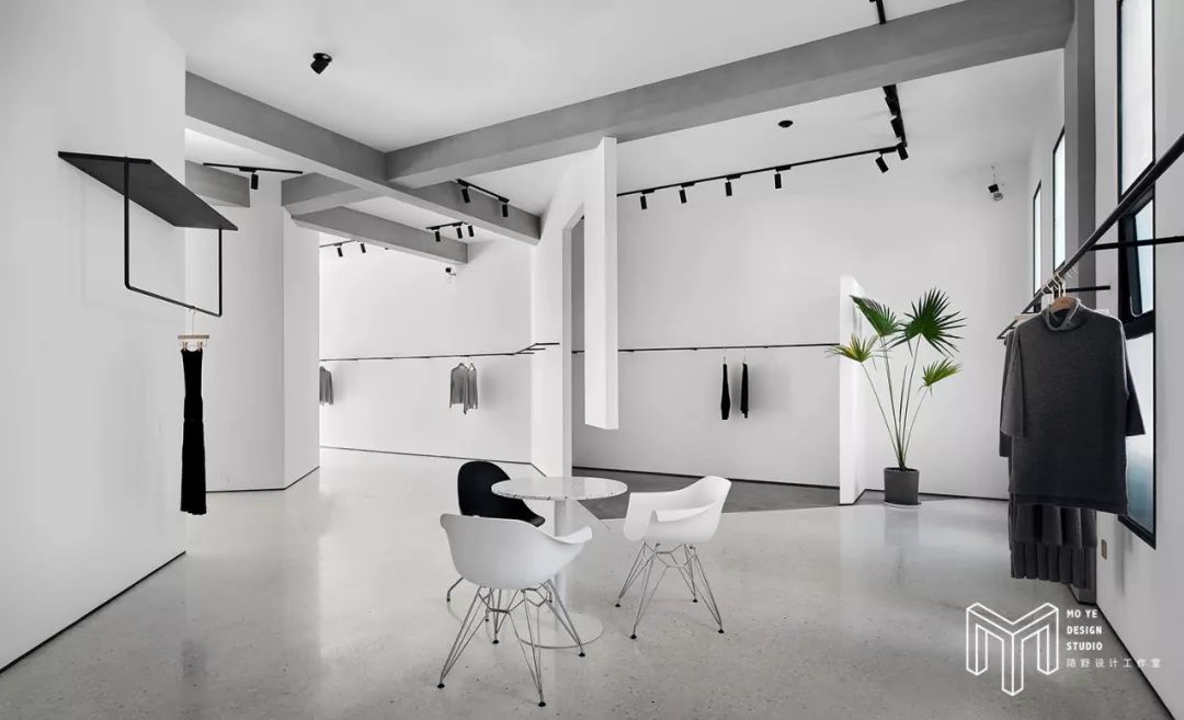 简约空间中的有序变化-20