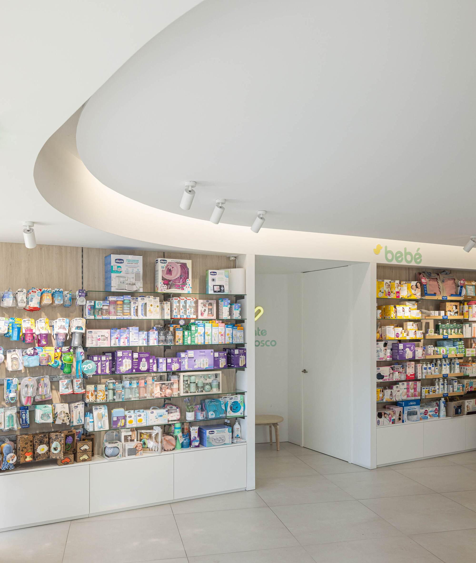 德维萨药房丨葡萄牙丨Tsou Arquitectos-22