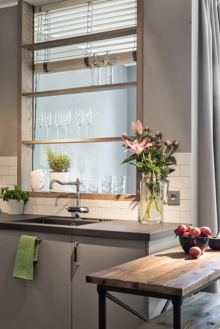 46 平米暗灰色时尚公寓,卧室象征性分离-7