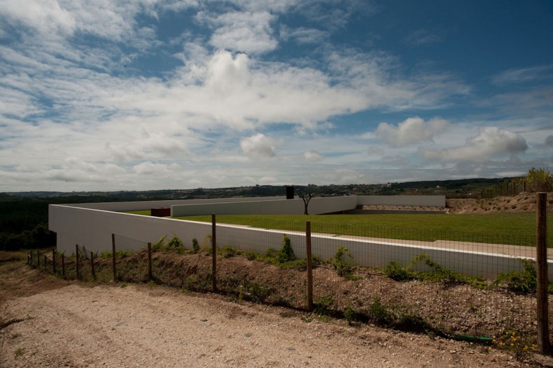 House in Alcobaça by Topos Atelier de Arquitectura-9