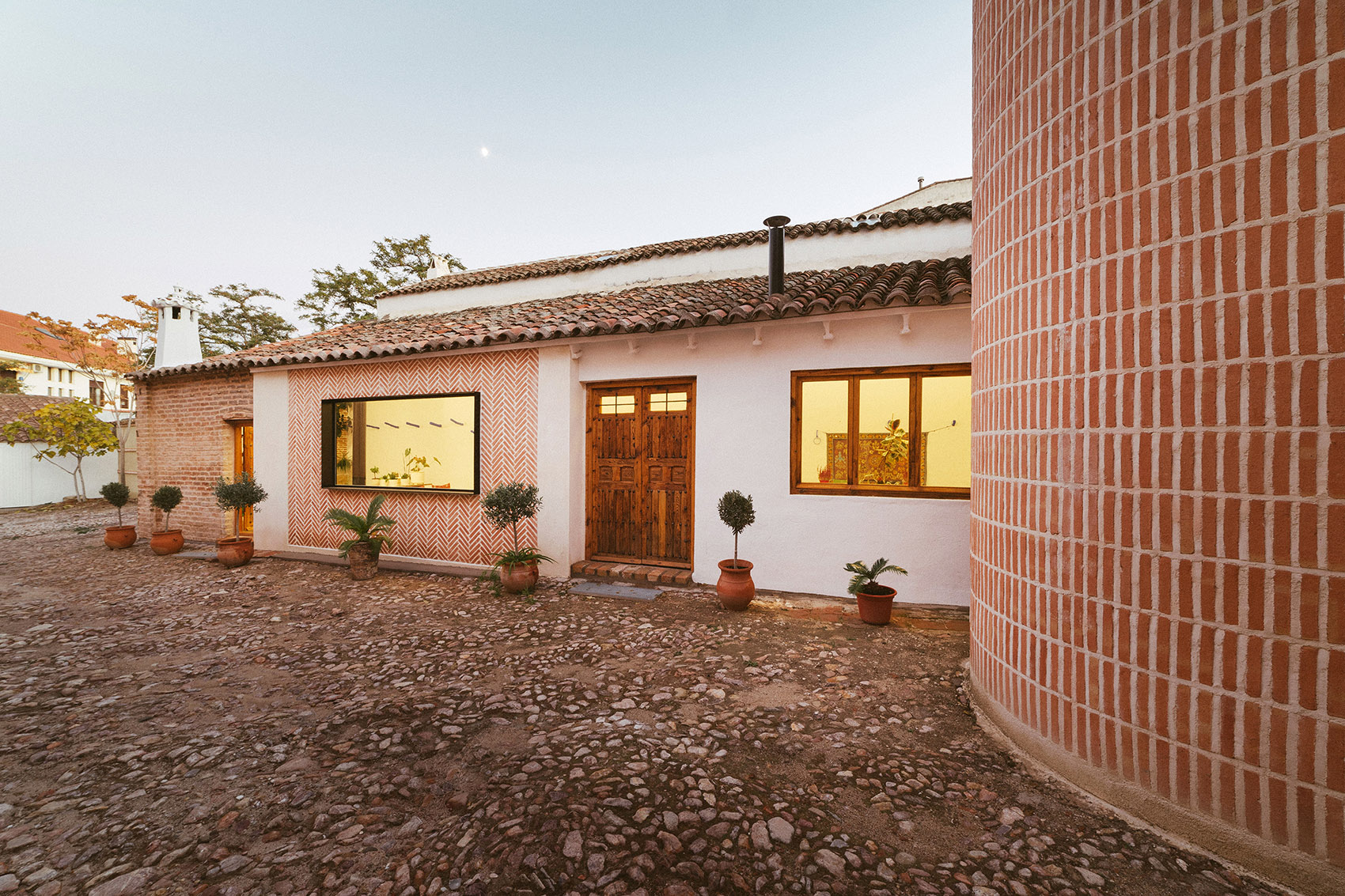 茅草屋的新时代，西班牙 / OOIIO Architecture-55