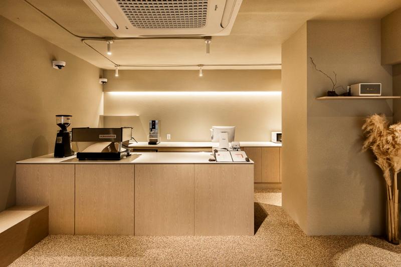 首尔 18 平现代风咖啡厅，小空间大创意-6