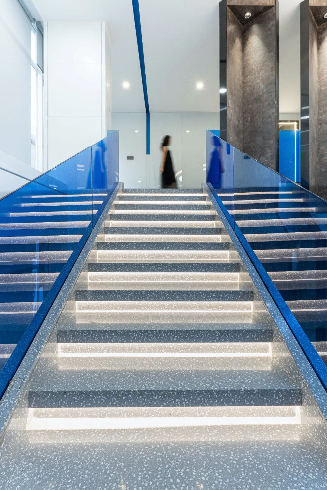 中国龙工·优加展厅 | 现代工业风融合红色文化-43