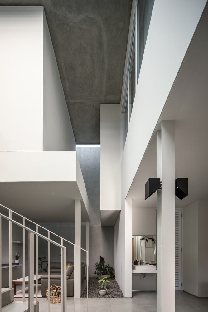 私密而明亮 | 印尼 Cube House 的现代设计-31