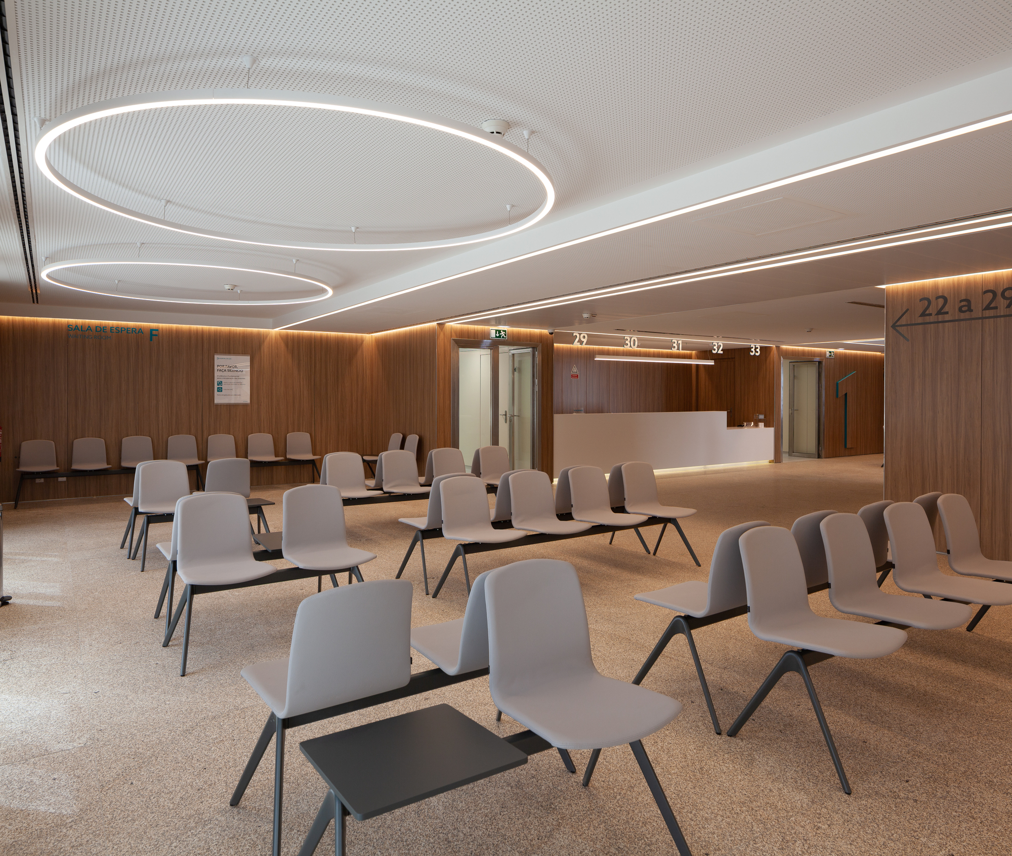 Luz Saúde Vila Real Hospital  / OPENBOOK Architecture-13