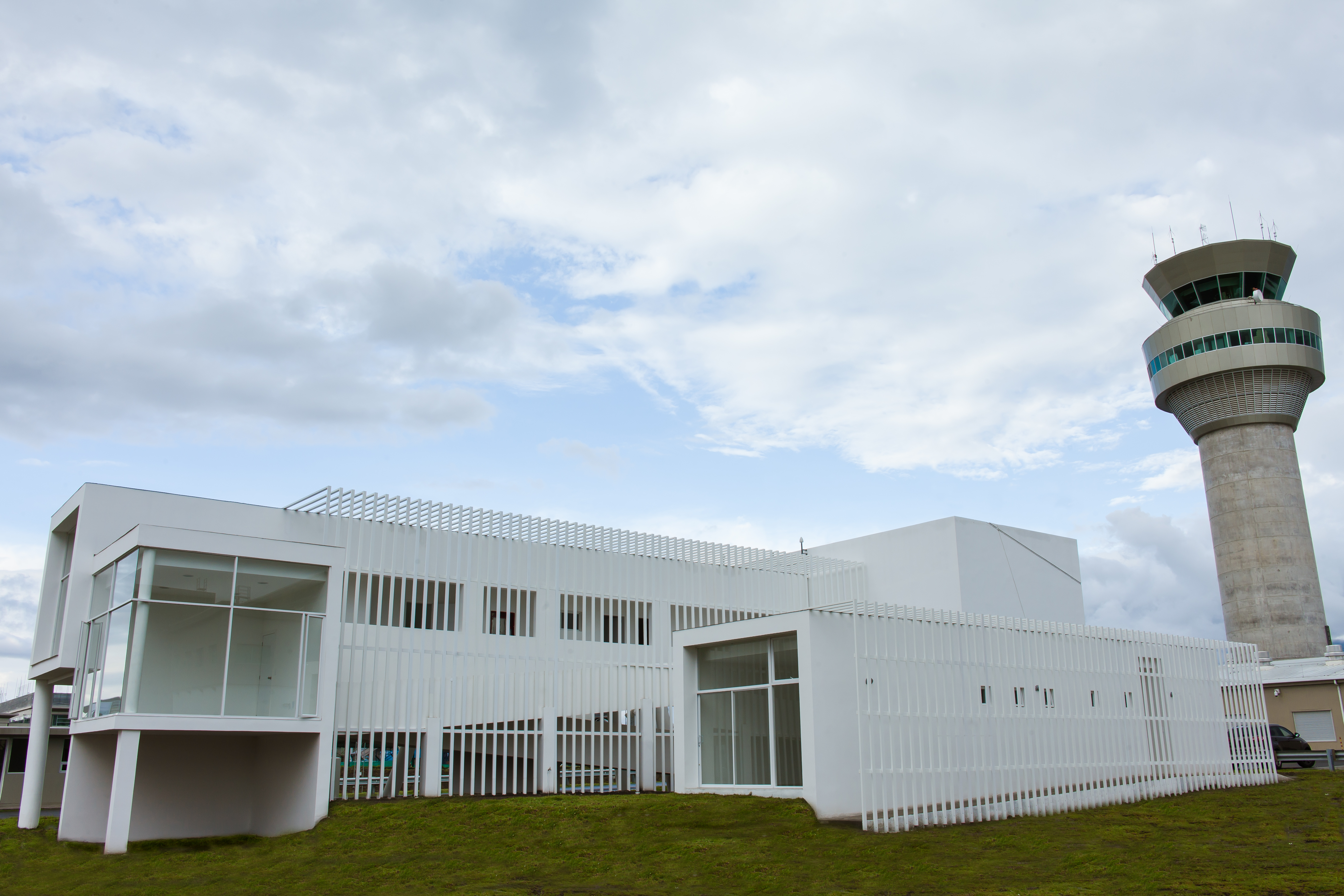 厄瓜多尔国际机场飞行控制办公大楼-33