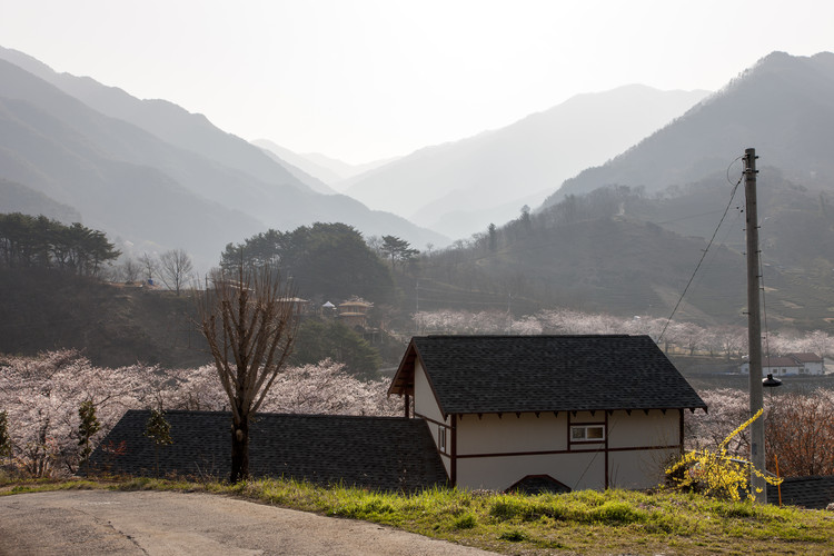韩国哈东“Juck-e-jae”住宅 | 融合传统与现代的乡村生活-16