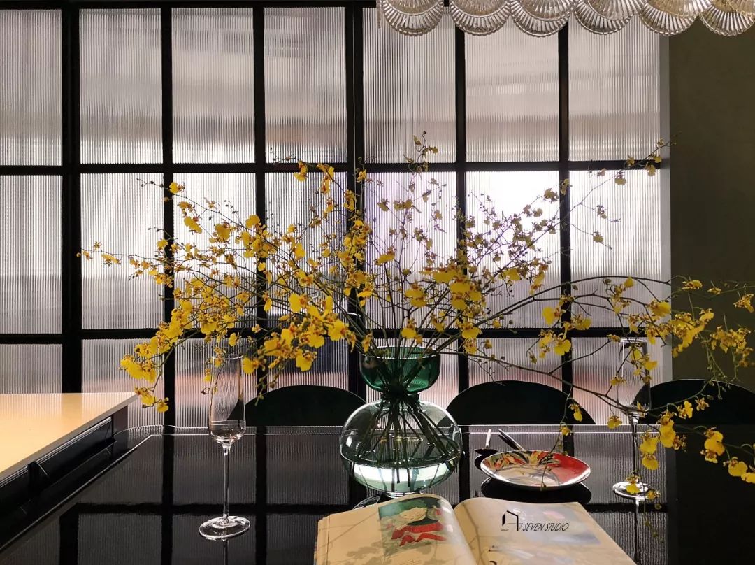 美式轻奢婚房,T 形推拉门点亮空间互动-52