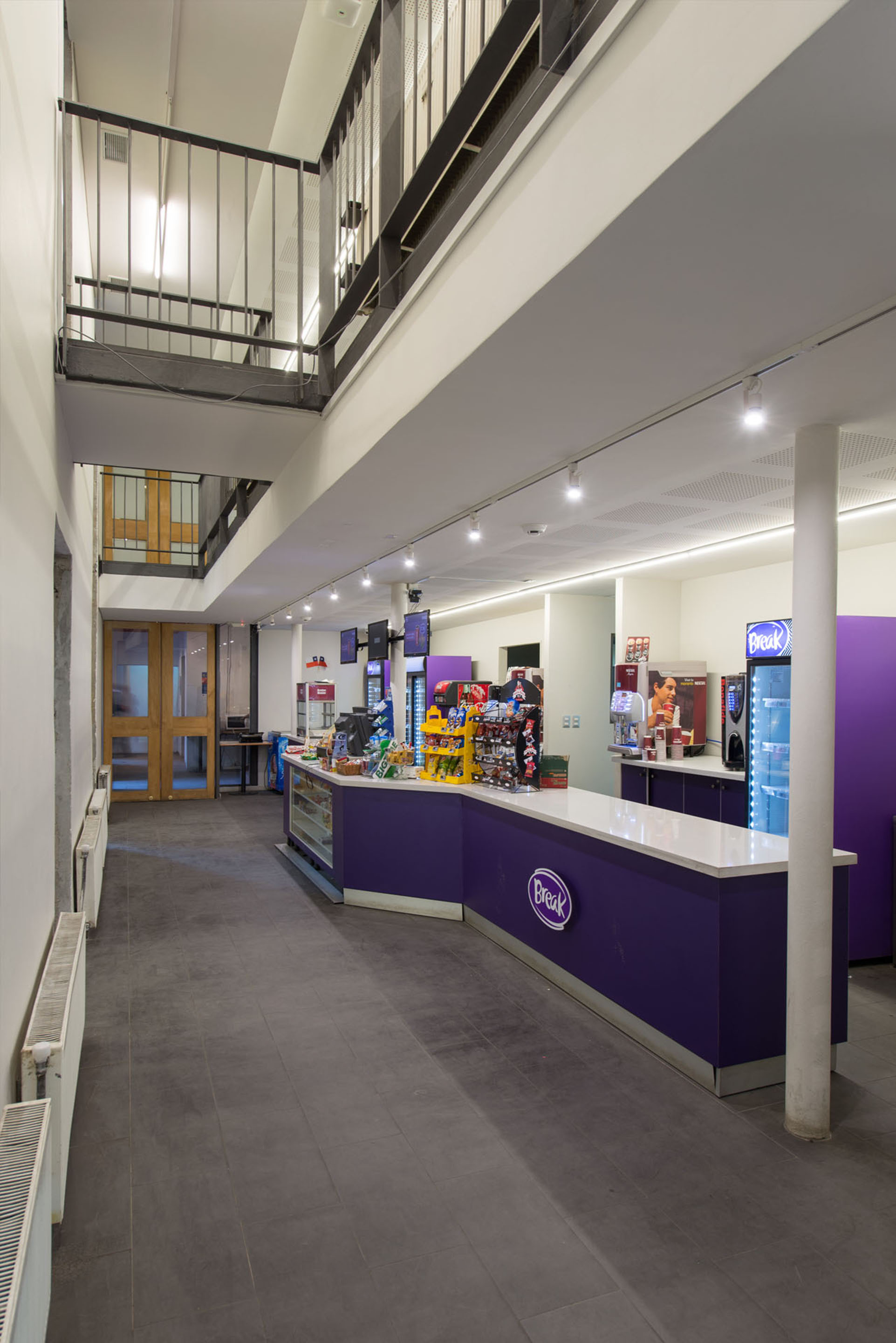 UC Casa Central 学生食堂-21